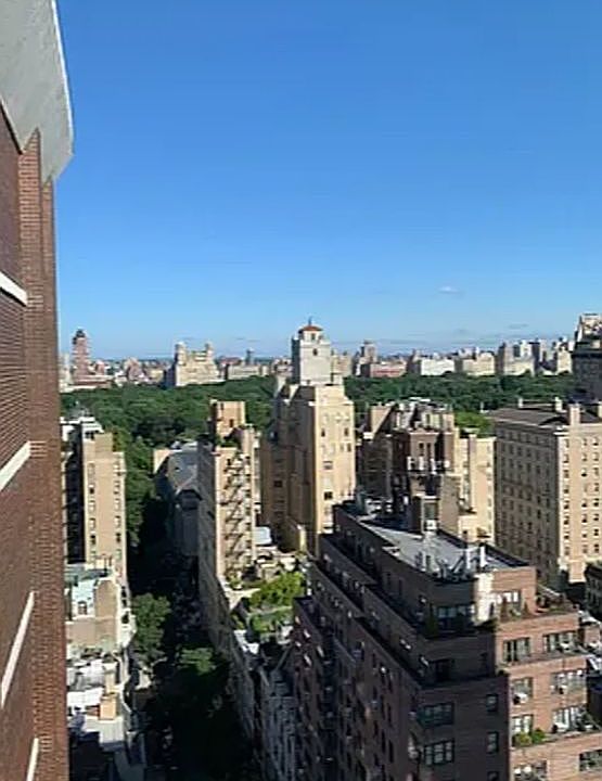 2nd image of 40 E 80th St