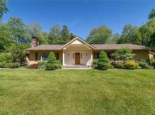 3 Seymour Pl E, Armonk, NY 10504