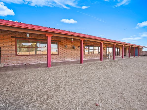 525 N Main St, Dell City, TX 79837