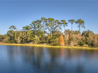 565 Wind Wood Ln, De Leon Springs, FL 32130