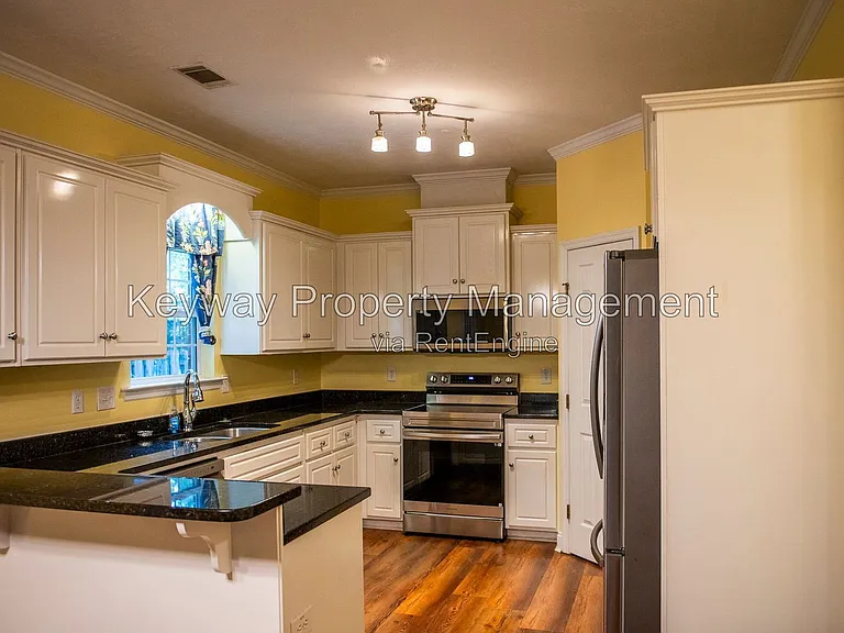 242 Stonington Dr — Photo 10