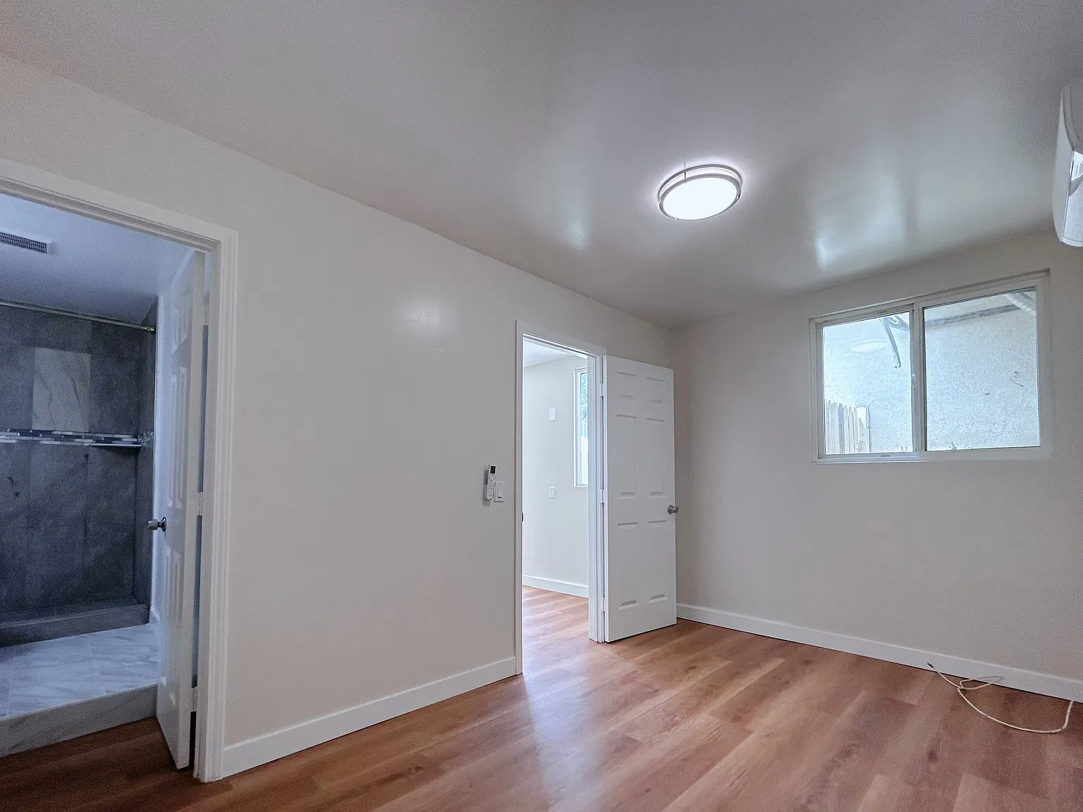 1 bed, 400 sqft, $1,700 — Photo 3