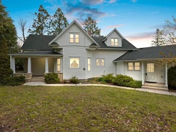 4184 Peninsula Players Rd, Fish Creek, WI 54212