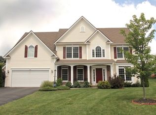 7 Soho Cir, Pittsford, NY 14534