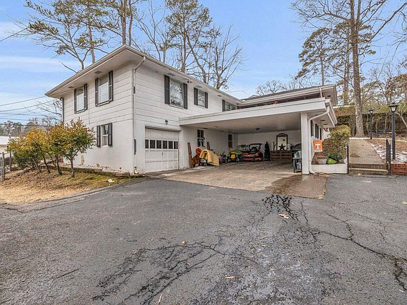 3rd image of 3447 Shadowlawn Dr