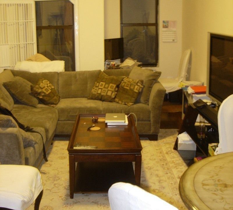 2nd image of 356 E 87th St #Sec