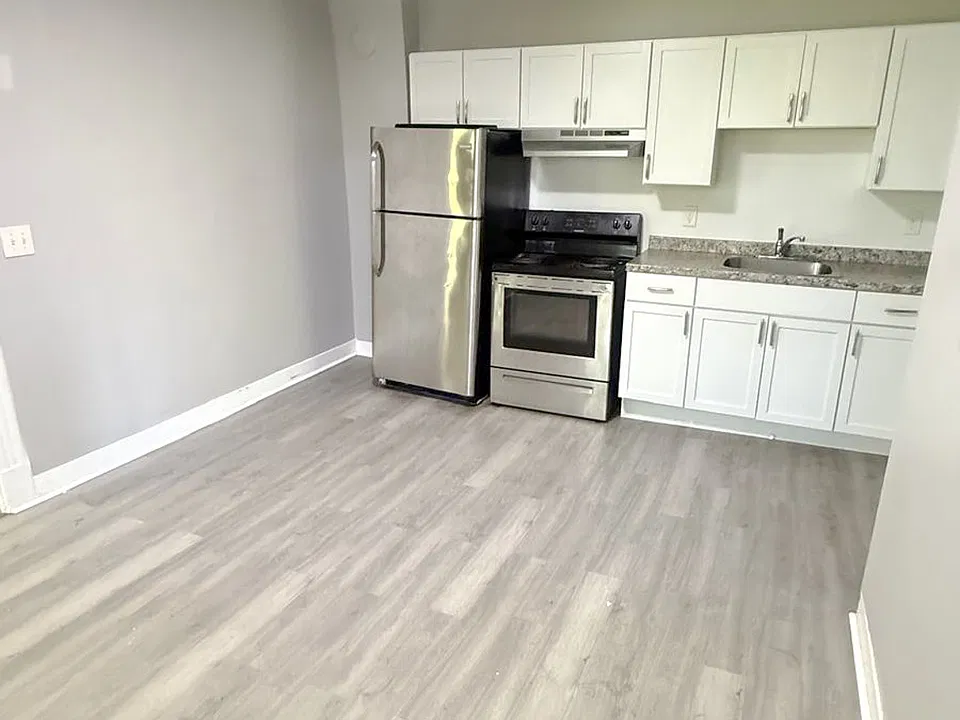 14 Hillside Ave #2E