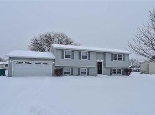 25 Cotillion Ct, Rochester, NY 14606