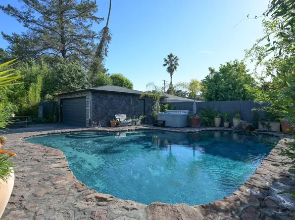 2111 Humboldt Street, Santa Rosa, CA 95404