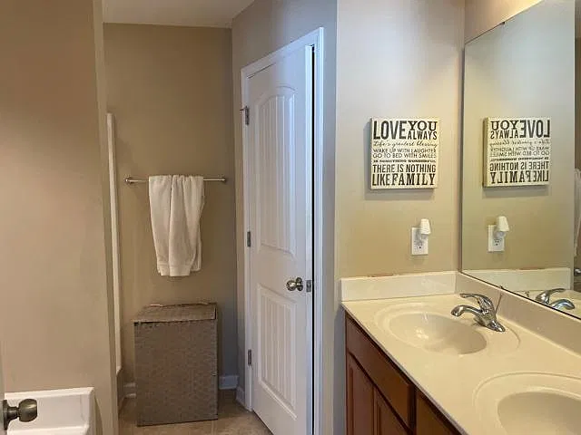 1307 Garden Stone Dr — Photo 17
