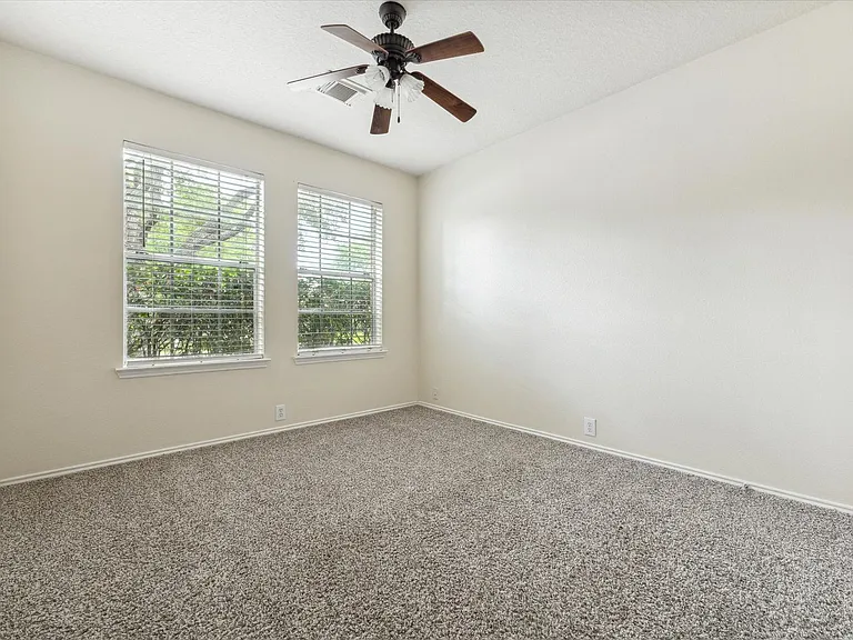 21102 Somerset Park Ln — Photo 10