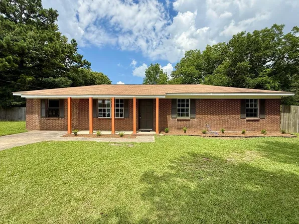 143 Durby Ln, Dothan, AL 36305