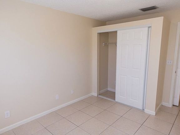 4th image of 8053 Stirrup Cay Ct