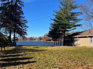 32240 Orchard Dr, Dowagiac, MI 49047