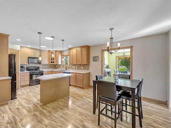 5th image of 2091 Rushway Cir