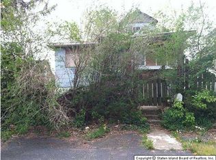 398 Loretto St, Staten Island, NY 10307