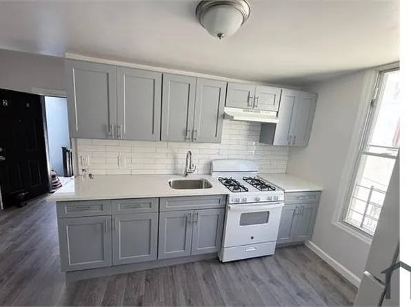401 Montauk Ave #1L, Brooklyn, NY 11208