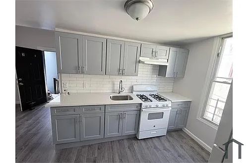 401 Montauk Ave #2R Photo 1