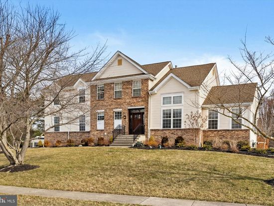 16 Meyers Ct, Robbinsville, NJ 08691