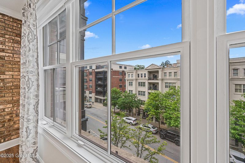 3rd image of 70 Railroad Place #408