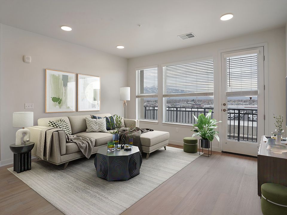 Living Room with a relaxing Patio