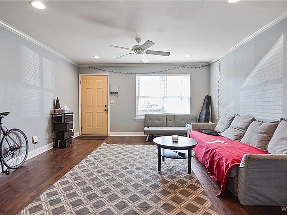 5th image of 210 15th St E APT 43