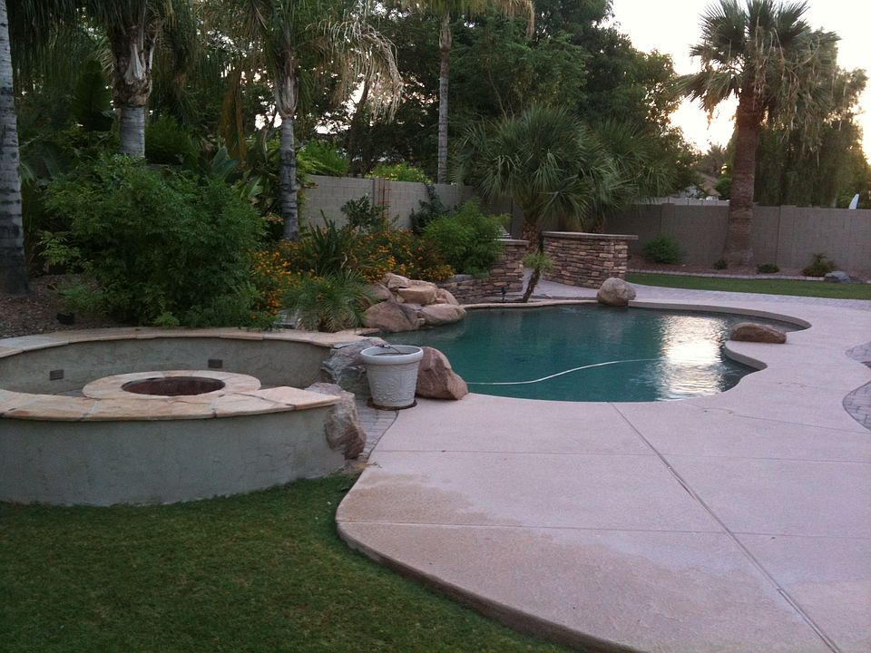 2nd image of 3082 E Robin Ln