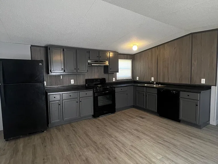 Andover Estates — Photo 16