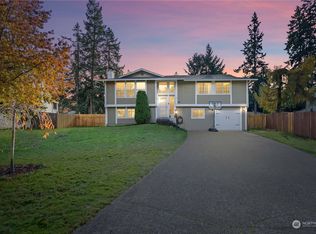 814 Glen Oaks Dr E, Spanaway, WA 98387