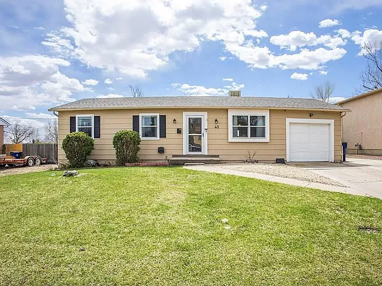 40 Massari Rd — Photo 1