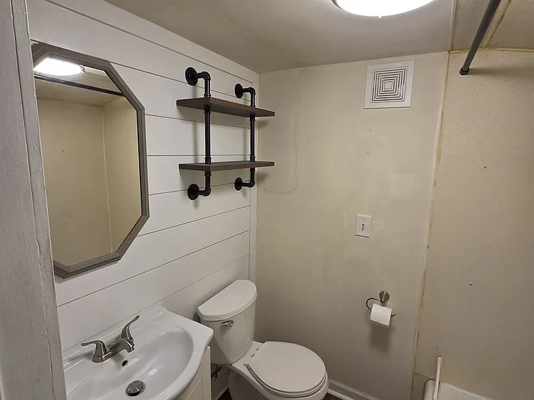 626 Forest St #2 — Photo 5