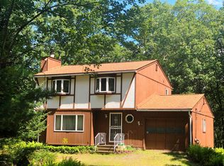 145 Friendship Dr, Hawley, PA 18428