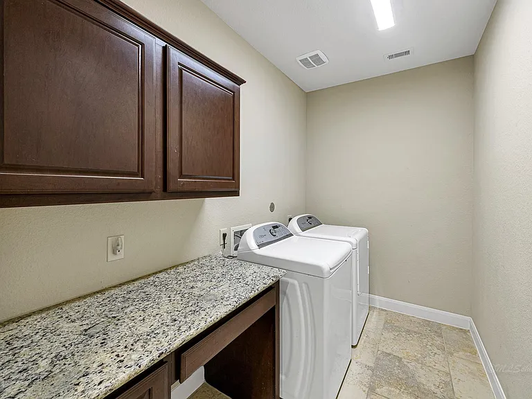 4906 Augusta Pointe Ct — Photo 30