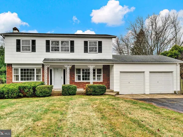 21 Fabrow Dr, Titusville, NJ 08560