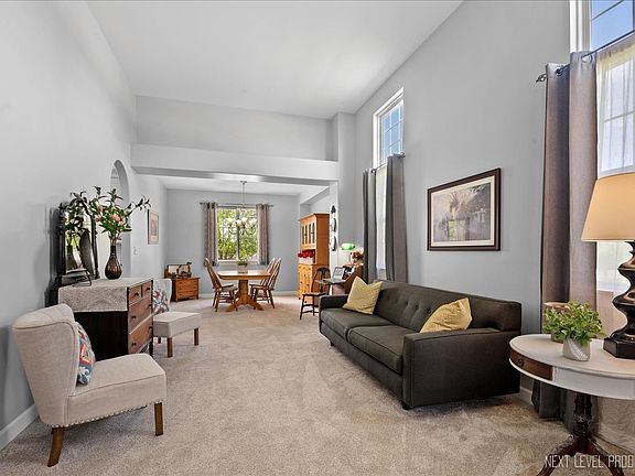 4th image of 668 Western Dr