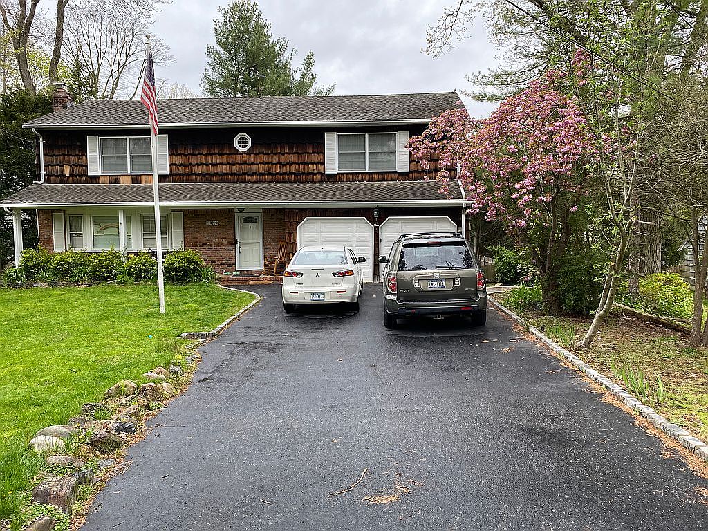 1 Hewlett Rd, Greenvale, NY 11548 | Zillow