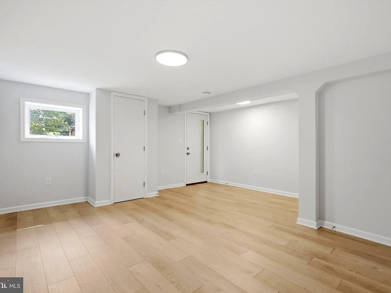 1 bed, 2105 sqft, $1,885 — Photo 4