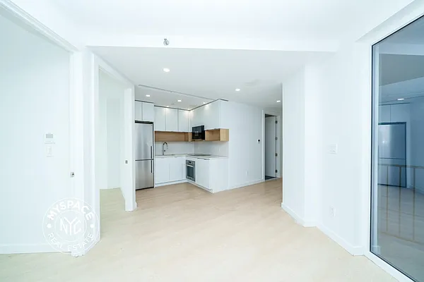 Rented by MySpaceNYC | media 28