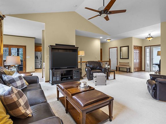 4th image of 2716 Country Meadow Ln