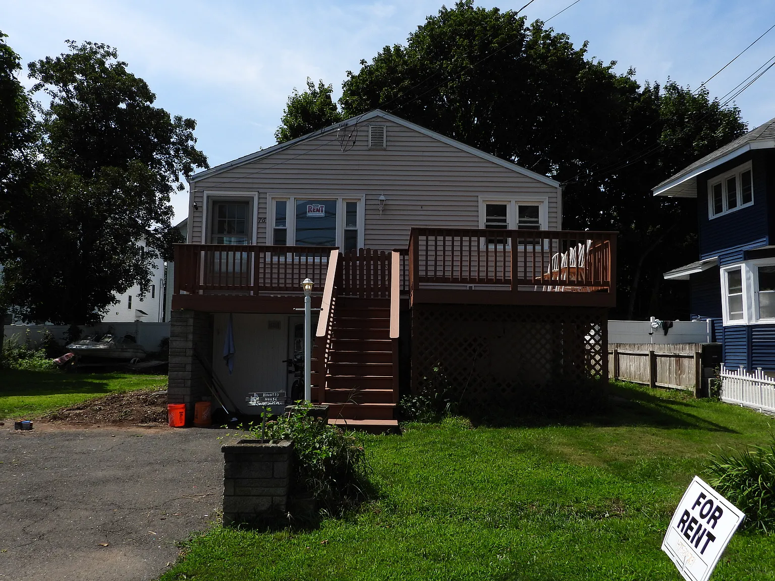 3 bed, 1450 sqft, $3,525 — Photo 1
