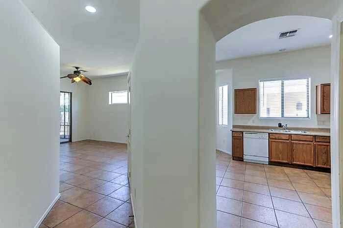335 E Calle Nacrita — Photo 7