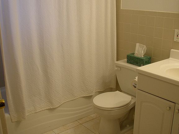 4th image of 4909 Hanford St APT 2L