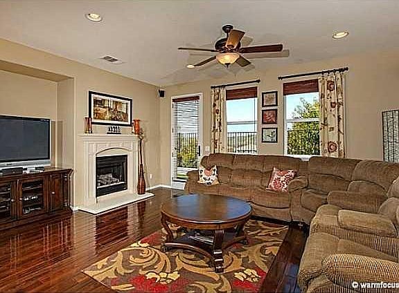 3rd image of 1115 Vista Pointe Blvd