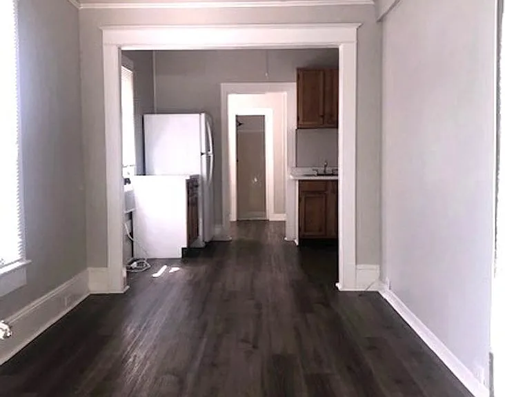 910 Park Ave — Photo 4