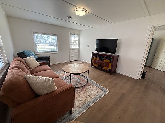 5th image of 1015 3rd St