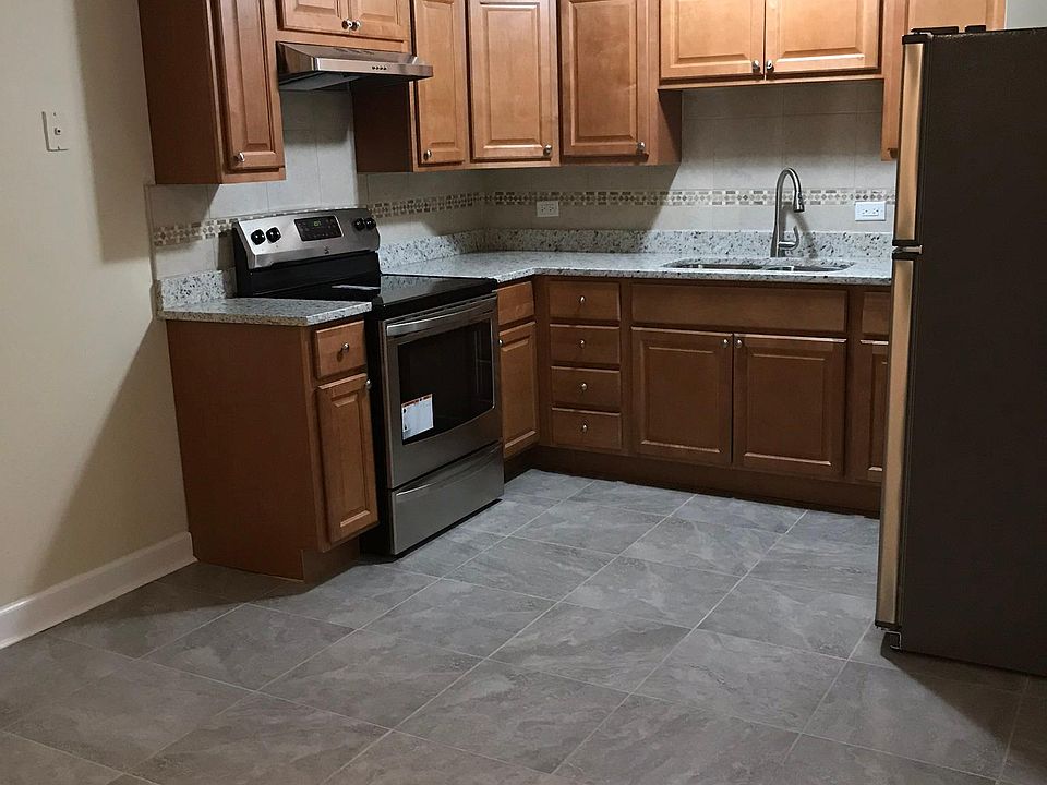 Large eat in kitchen 