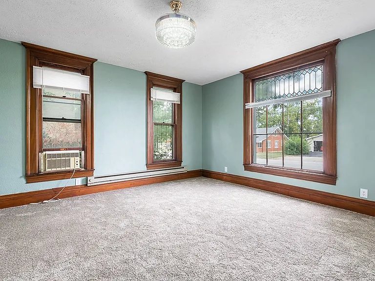 433 S Main Ave — Photo 15