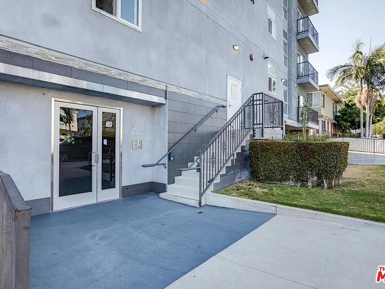 155 S Oxford Ave #506 — Photo 32