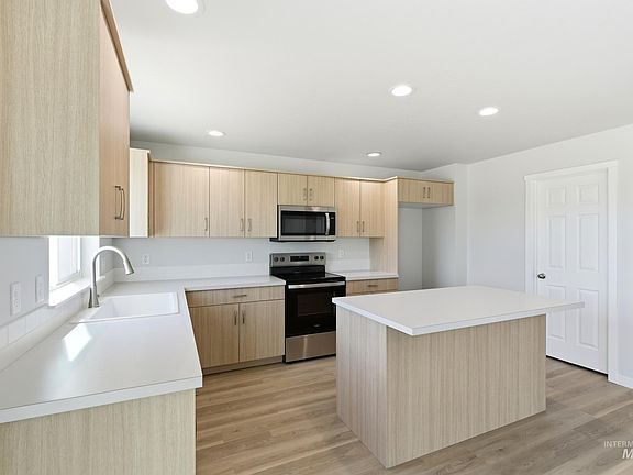 5th image of 3660 E Jamestown Dr