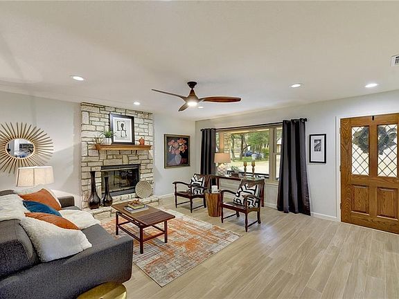 5th image of 202 Settlers Dr
